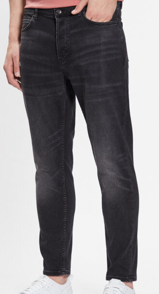 Hugo Boss Tapered Fit Jeans 634